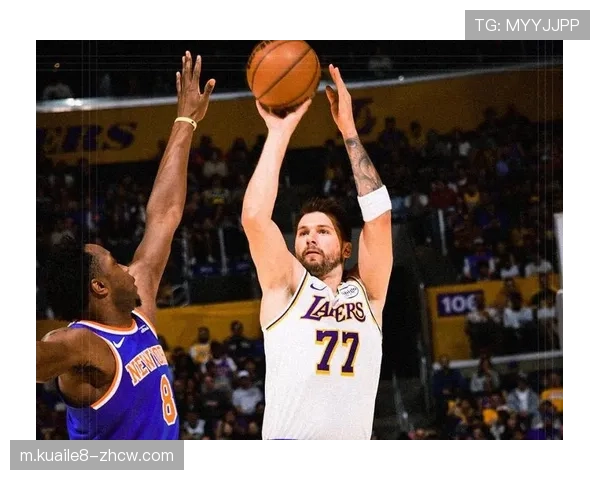 湖人主场胜尼克斯 东契奇35分詹姆斯缺阵下独挑大梁 湖人主场胜尼克斯 东契奇35分詹姆斯缺阵下独挑大梁